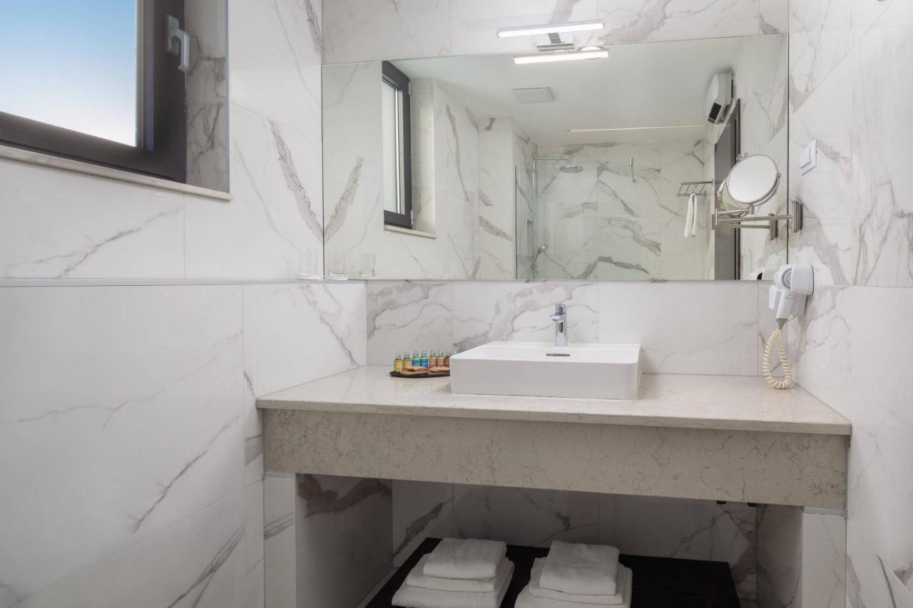 Ellure Luxury Suites سبليت المظهر الخارجي الصورة